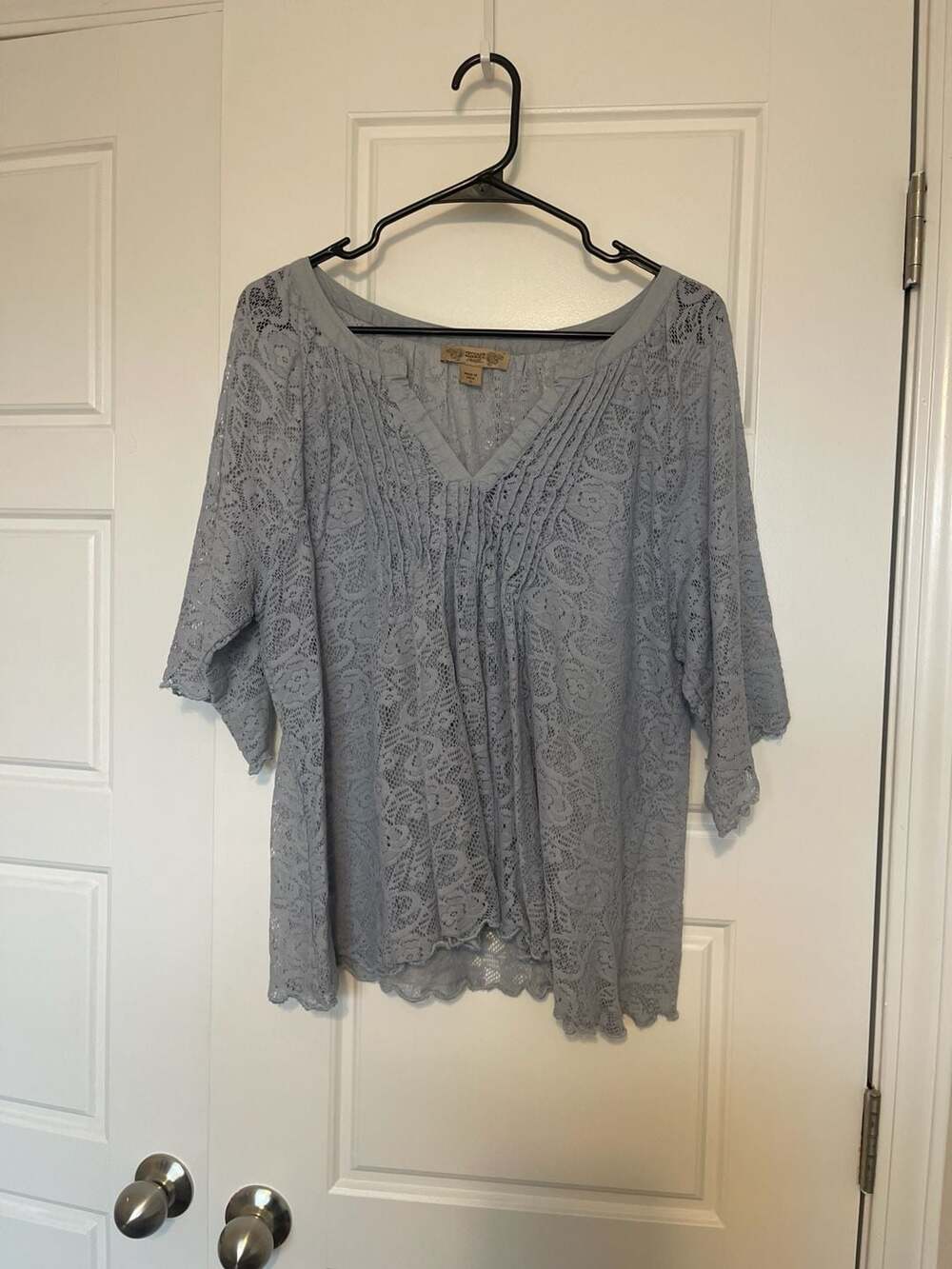 Vintage America Blues Women's Large Light Blue Lace V-Neck Pintuck Blouse